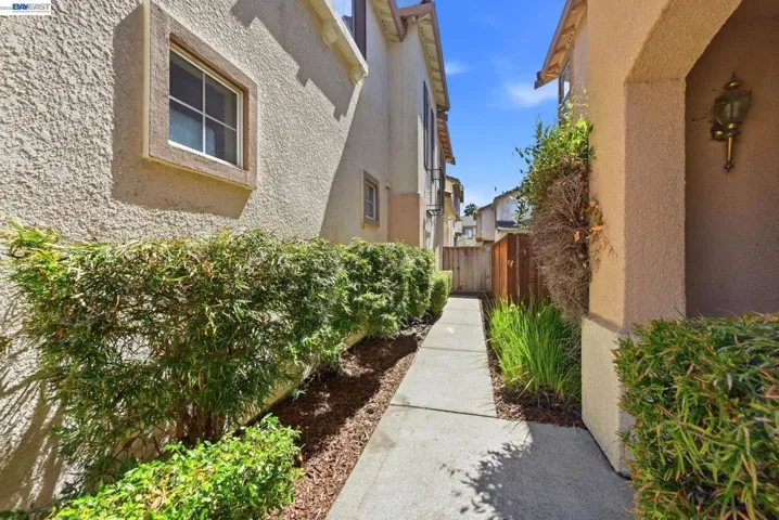 2245 Pipit Ct, San Leandro, California 94579