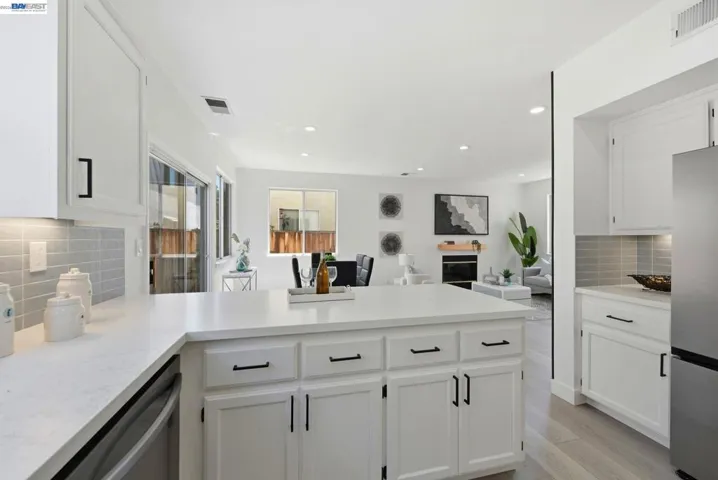 2245 Pipit Ct, San Leandro, California 94579
