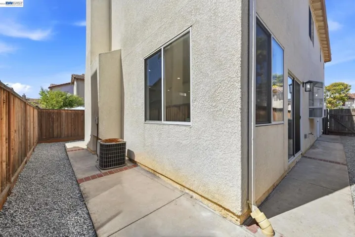 2245 Pipit Ct, San Leandro, California 94579