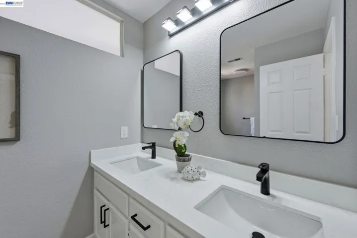 2245 Pipit Ct, San Leandro, California 94579