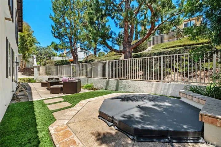 24 Via Gatillo, Rancho Santa Margarita, California 92688