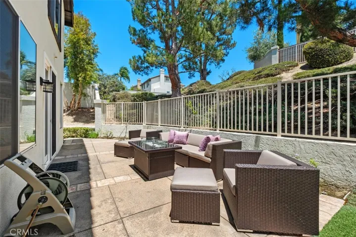 24 Via Gatillo, Rancho Santa Margarita, California 92688