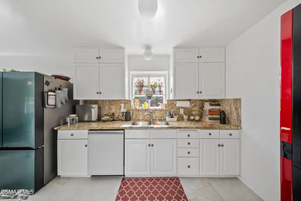 20428 Roscoe Blvd MLS-18