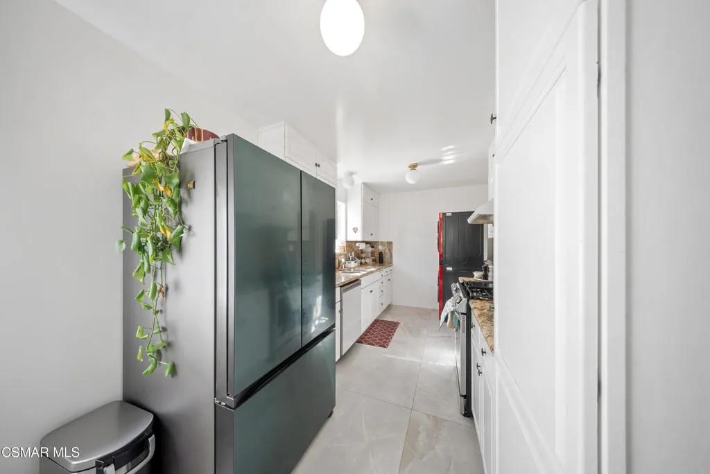 20428 Roscoe Blvd MLS-16