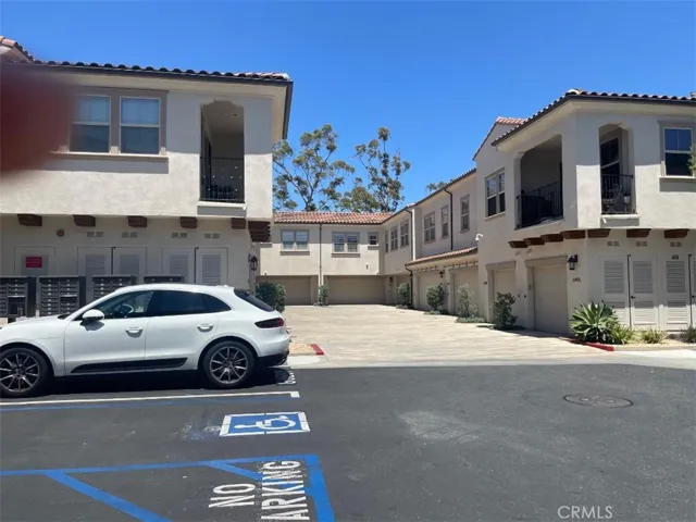 Access to two car garage from street