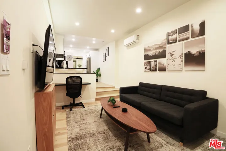 9040 Phyllis Avenue A2, West Hollywood, California 90069