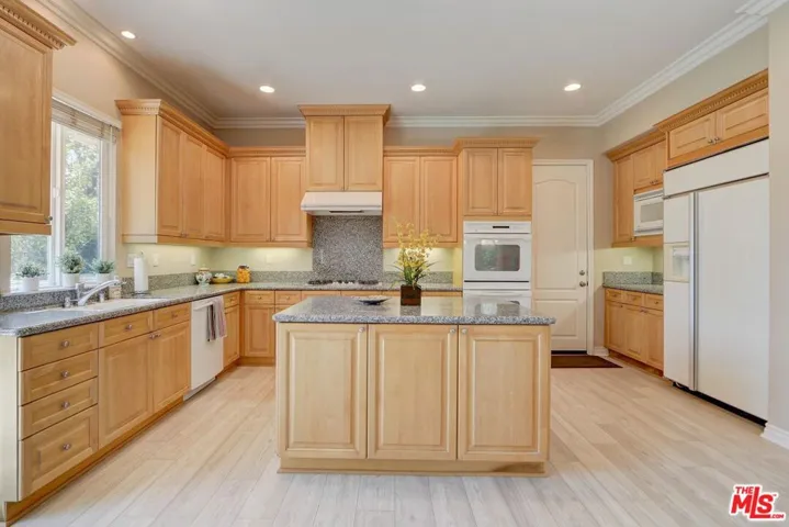 23863 Erin Place, West Hills, California 91304