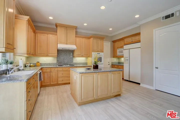 23863 Erin Place, West Hills, California 91304