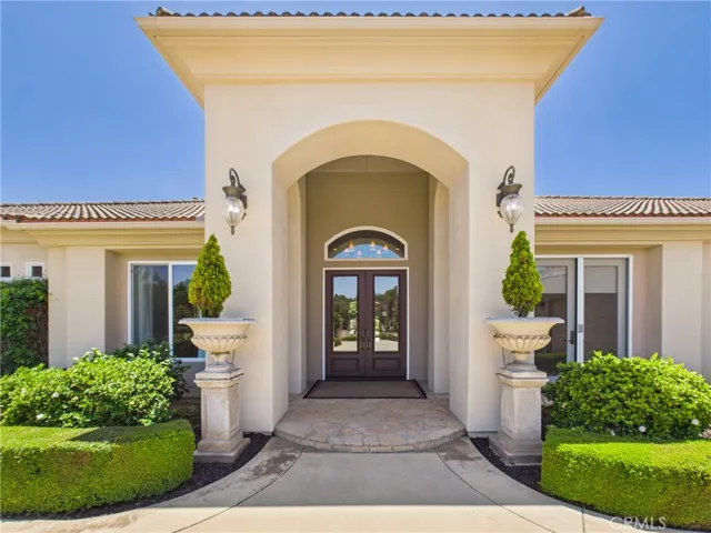 1662 Cherokee Road, Corona, California 92881