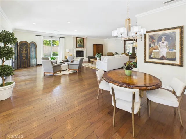 Small dining area in kitchen