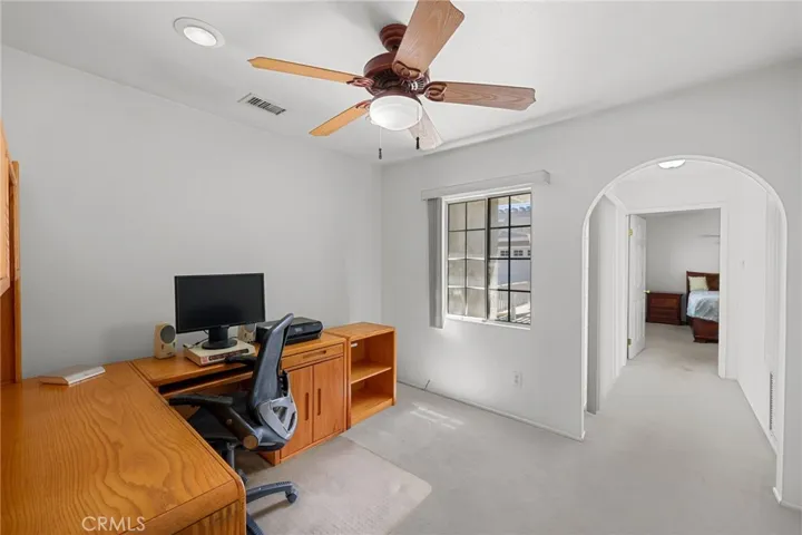 office area that can be converted to a bedroom