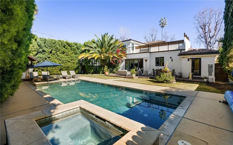 5541 Matilija Avenue, Sherman Oaks, California 91401