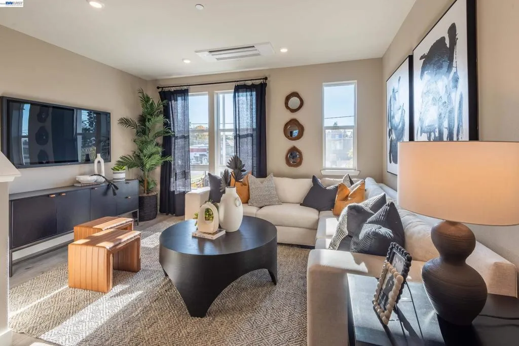2015 Clement Avenue, Alameda, California 94501 — photo 4