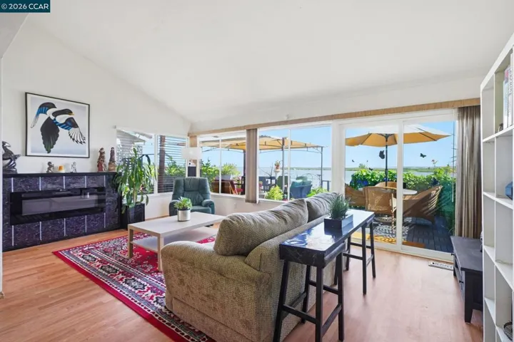 46 Edgewater Pl, Pittsburg, California 94565