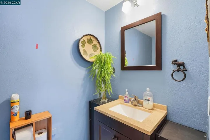 46 Edgewater Pl, Pittsburg, California 94565