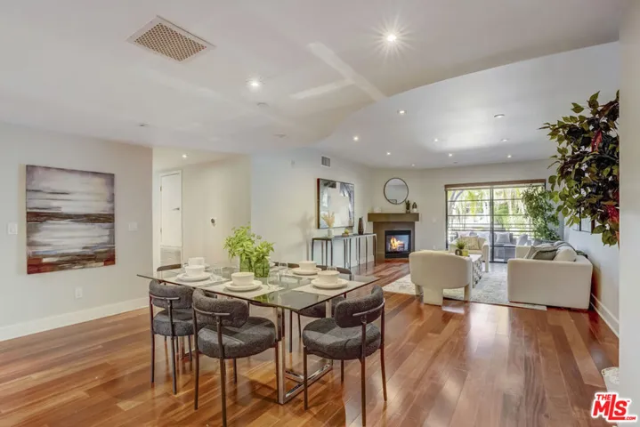 8788 Shoreham Drive 23, West Hollywood, California 90069