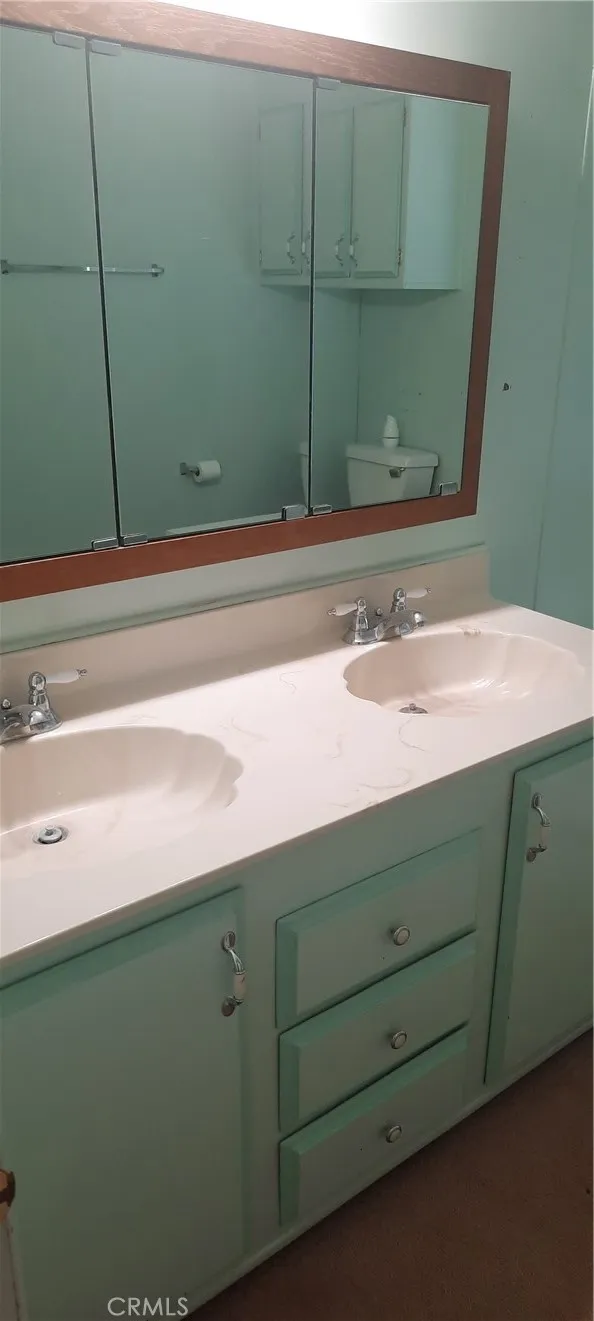 primary bedroom bath