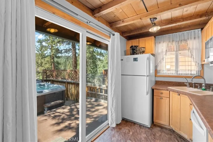 42929 Encino, Big Bear Lake, California 92315