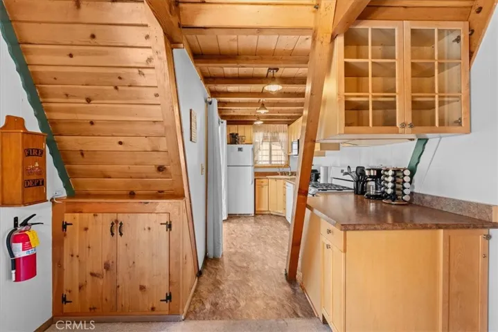 42929 Encino, Big Bear Lake, California 92315