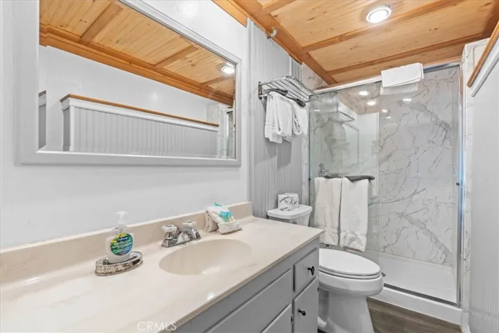 42929 Encino, Big Bear Lake, California 92315