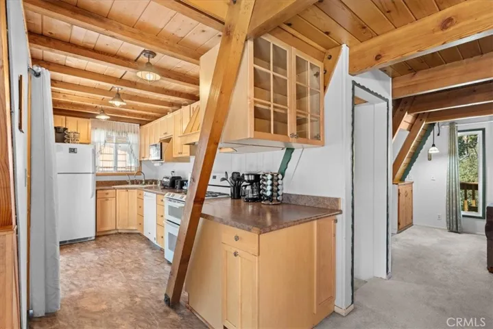 42929 Encino, Big Bear Lake, California 92315