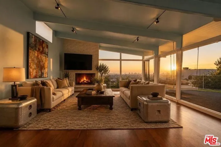 8411 Hollywood Boulevard, West Hollywood, California 90069