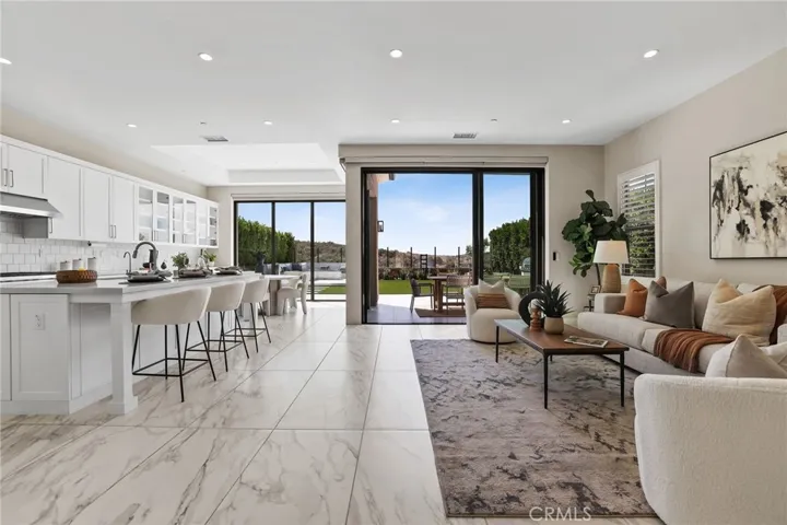 118 Tomahawk, Irvine, California 92618