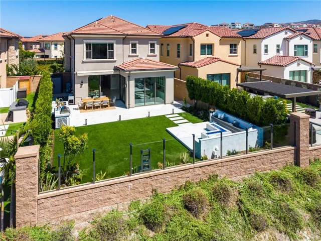 118 Tomahawk, Irvine, California 92618