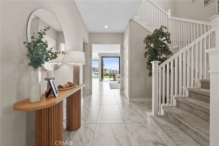 118 Tomahawk, Irvine, California 92618