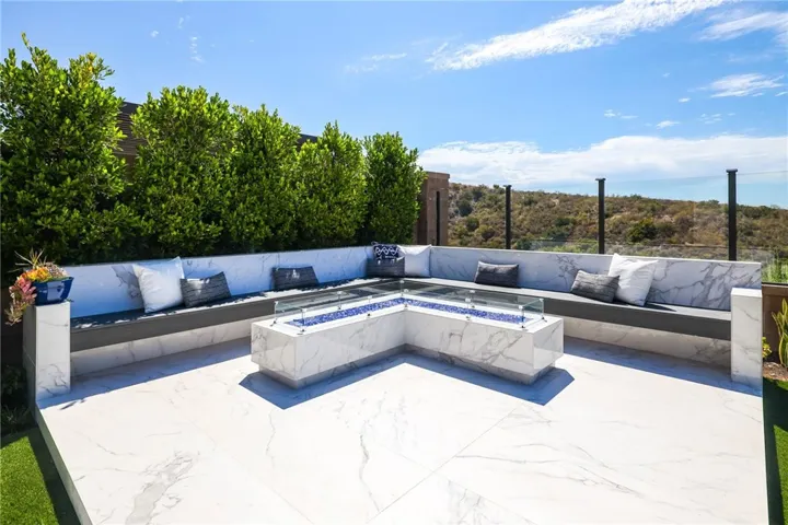 118 Tomahawk, Irvine, California 92618