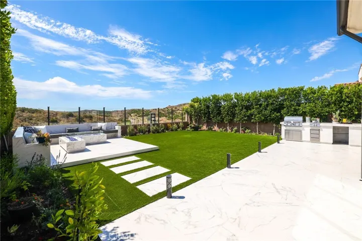 118 Tomahawk, Irvine, California 92618