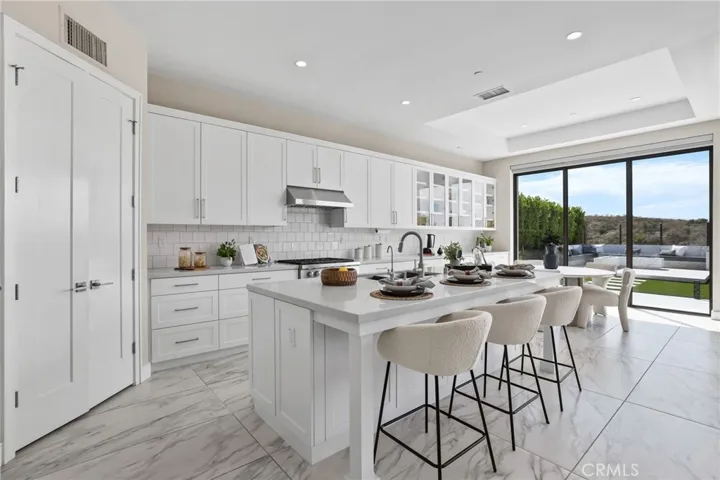 118 Tomahawk, Irvine, California 92618