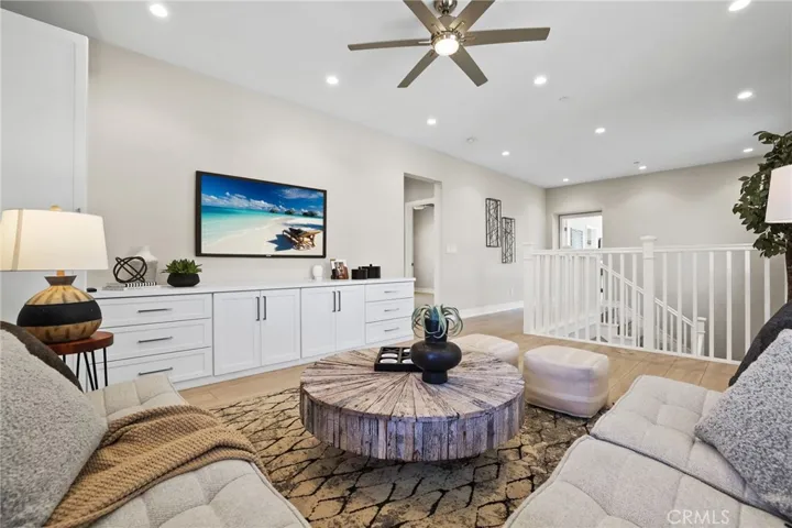 118 Tomahawk, Irvine, California 92618