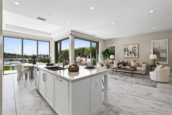 118 Tomahawk, Irvine, California 92618