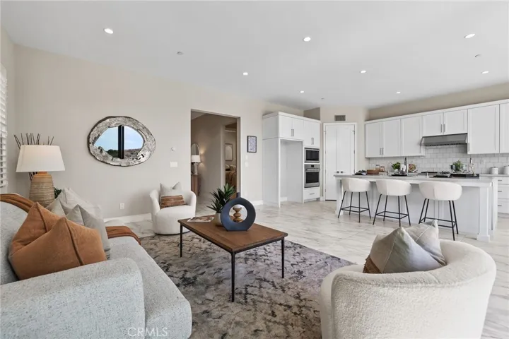 118 Tomahawk, Irvine, California 92618