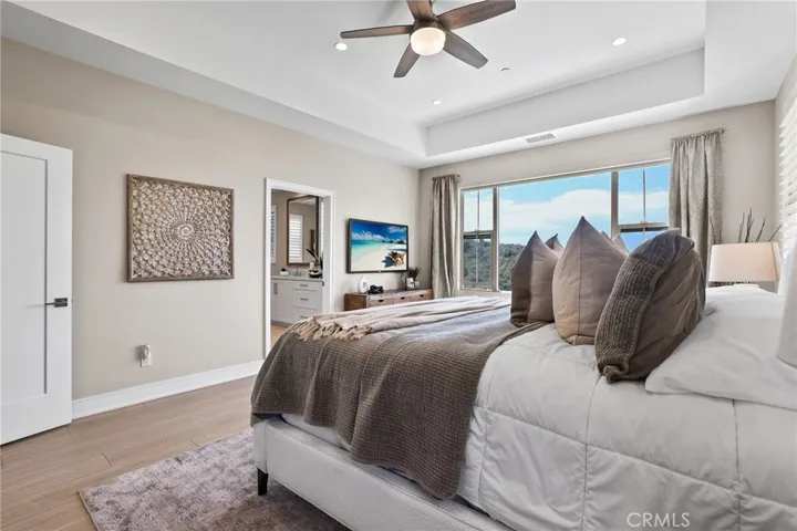 118 Tomahawk, Irvine, California 92618