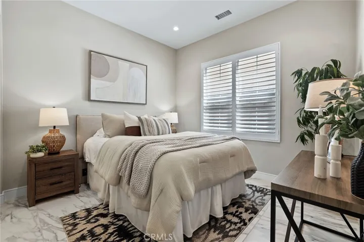 118 Tomahawk, Irvine, California 92618