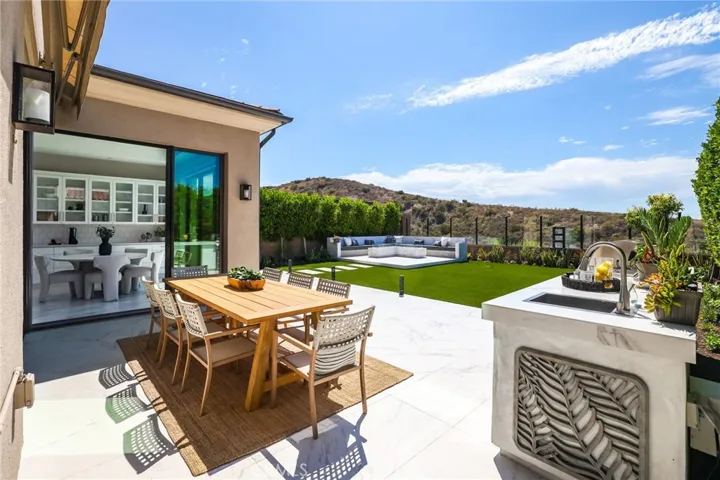 118 Tomahawk, Irvine, California 92618