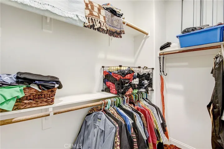 Walking Closet 2