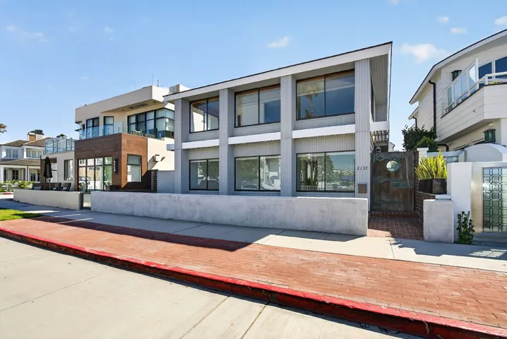 2137 Channel, Newport Beach, California 92661