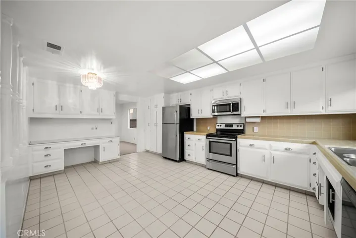 1277 Devon, Ventura, California 93001