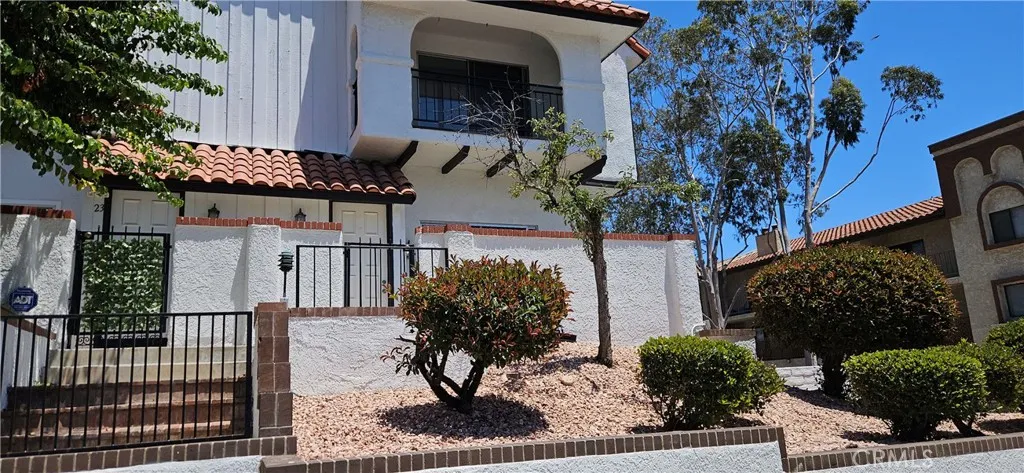 10030 Owensmouth 24, Chatsworth, California 91311
