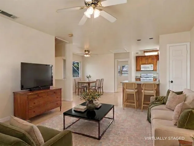 https://zimg.paragon.ice.com/ParagonImages/Property/PA/SDMLS/-527309/18/533/400/e71999821e8bbb4fd57e93d7dde670ea/3/a1974523555ef3df669ea76a549f9d06/-527309-c6df1c10-e709-485e-99f3-b47f427bd1a8.JPG