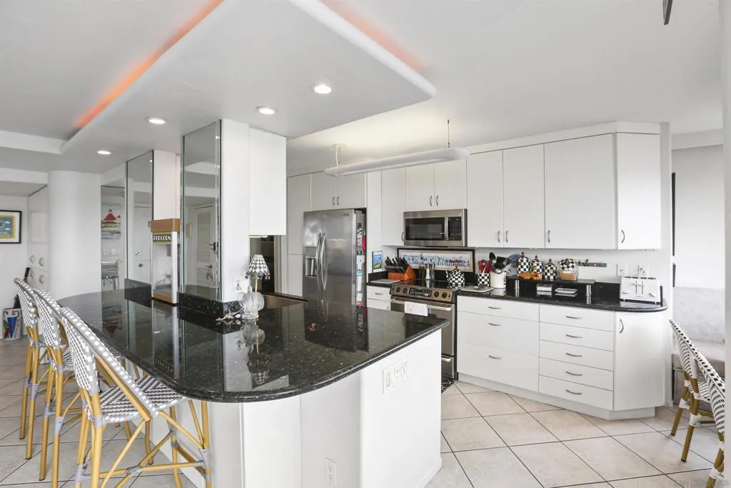 1770 Avenida Del Mundo 106, Coronado, California 92118 — photo 5