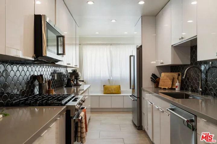 11260 Overland Avenue 26g, Culver City, California 90230