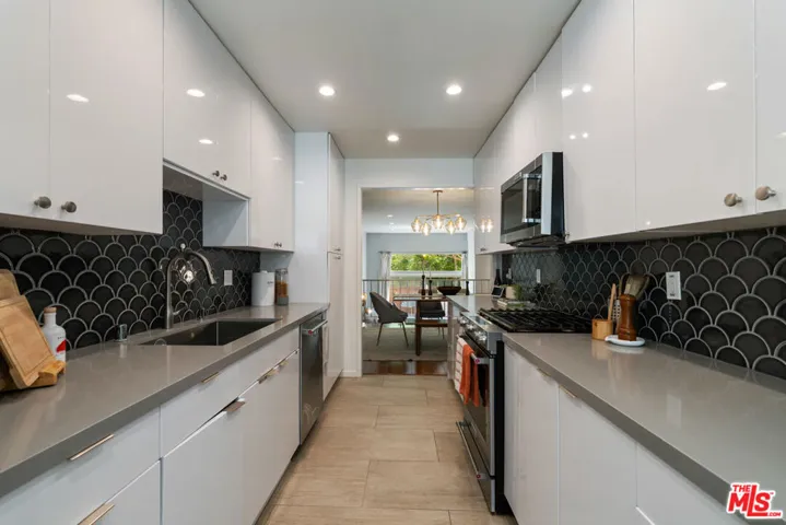11260 Overland Avenue 26g, Culver City, California 90230