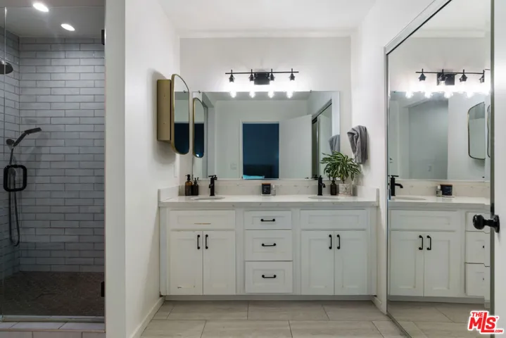 11260 Overland Avenue 26g, Culver City, California 90230