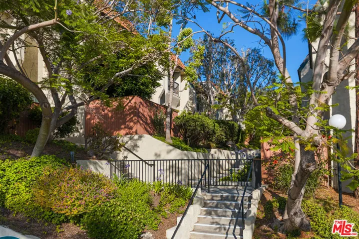 11260 Overland Avenue 26g, Culver City, California 90230