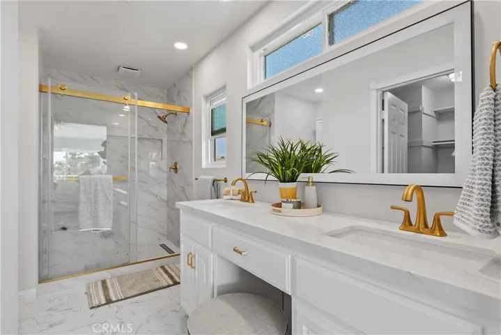 31 Columbus, Irvine, California 92620