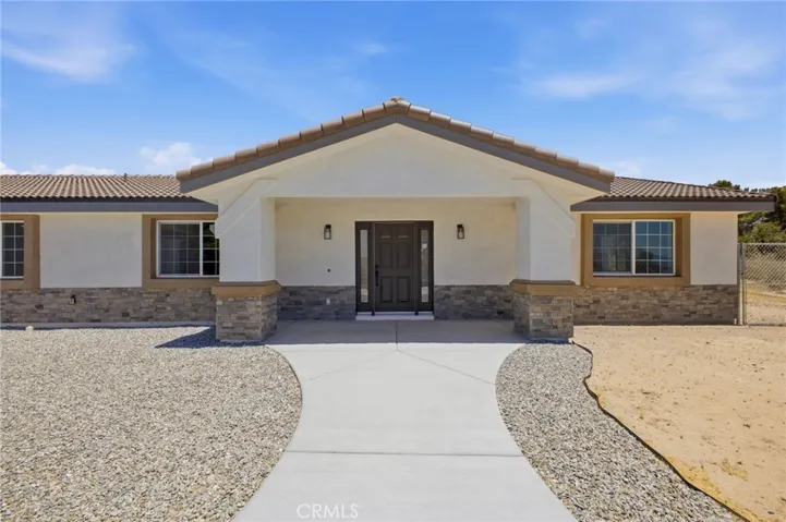 14685 Apple Valley Road, Apple Valley, California 92307